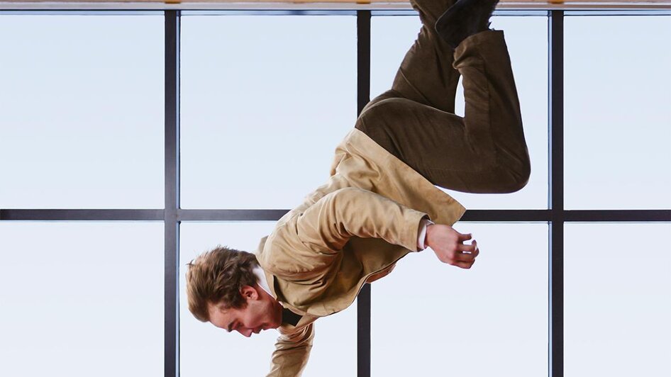 Artist mit Koffer | © Emmanuel Burrie