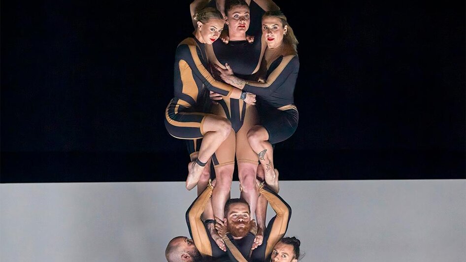 Menschenpyramide | © Andy Phillipson