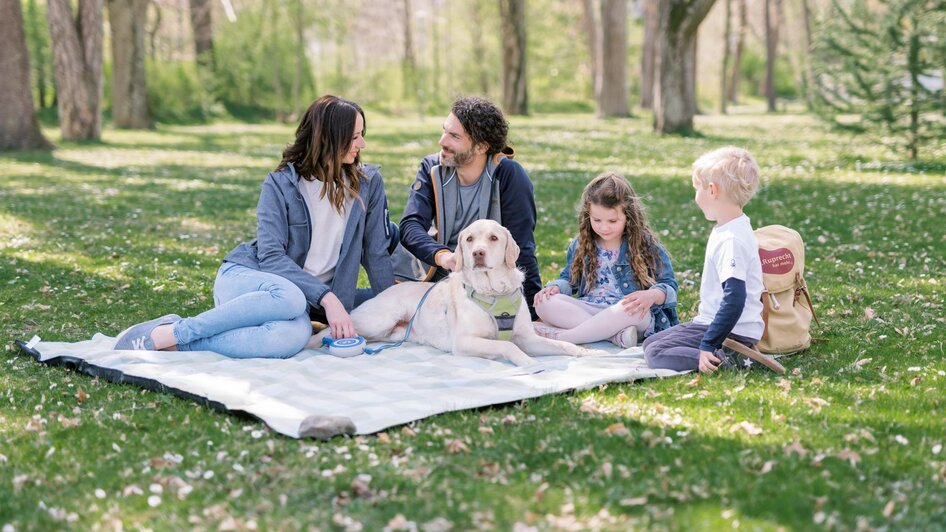 Historischer Park_Familie_Oststeiermark | © Tourismusverband Oststeiermark