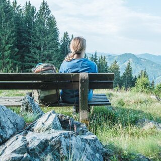 Rastbank mit Fernblick | © Janine Wenzel