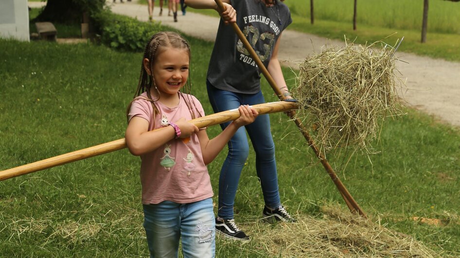 Children's world in the house and yard - Impressionen #2.3