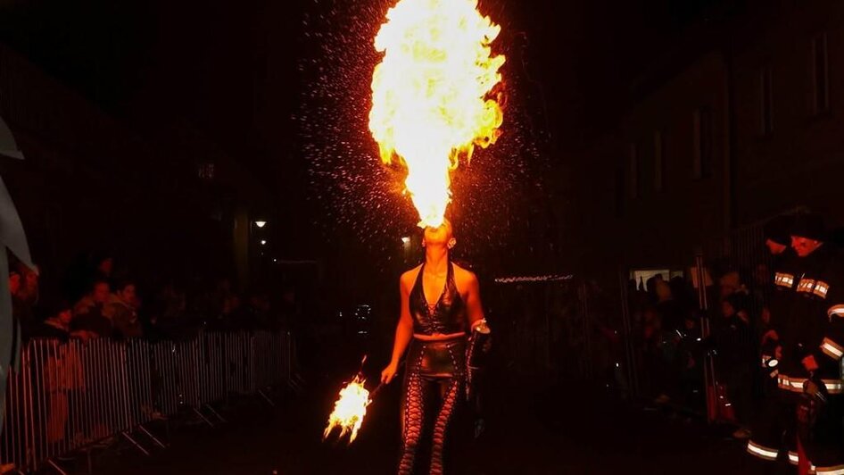 Feuerschluckerin | © thedevilslebring