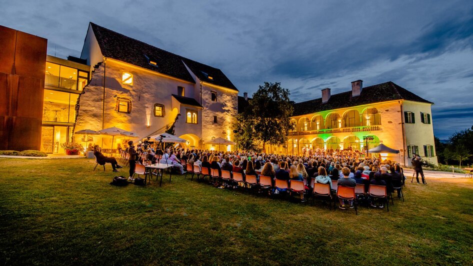 Schloss Hartberg_Abendstimmung_Oststeiermark | © Tourismus Oststeiermark/Spekner