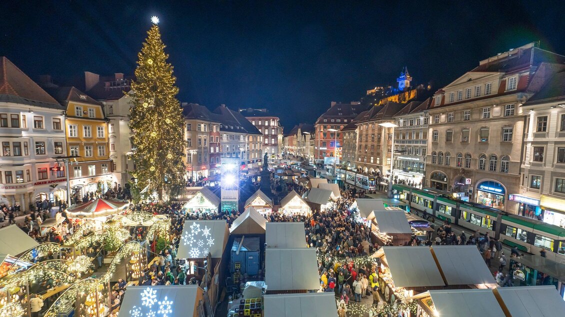 Christbaum-Illumination am Hauptplatz | © Stadt Graz - Foto Fischer