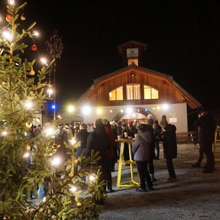 Christmas market in front of the Mining Museum_Eastern Styria | © Monika Breitegger