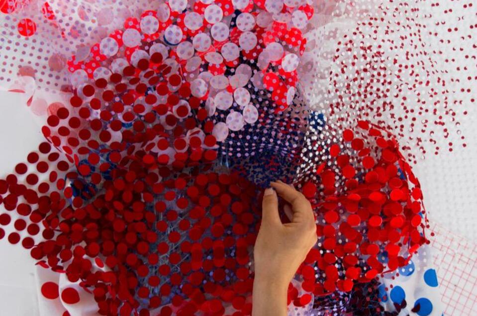 schillern: Kuratorinnenführung: Designausstellung Knit and Weave - Impression #1