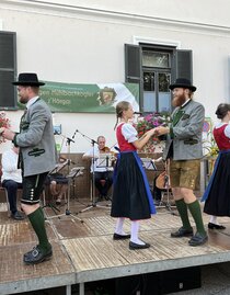 Volkstanzgruppe auf der Bühne | © Marktgemeinde Gratwein-Straßengel | © Marktgemeinde Gratwein-Straßengel