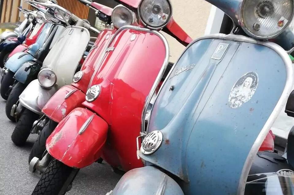 Einige Gäste kommen mit der Vespa | © Das Markthaus Gnas