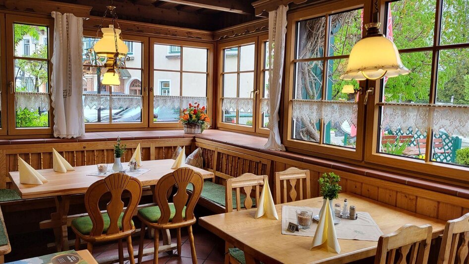 Gasthof Berndl, Altaussee, Veranda | © Petra Kirchschlager