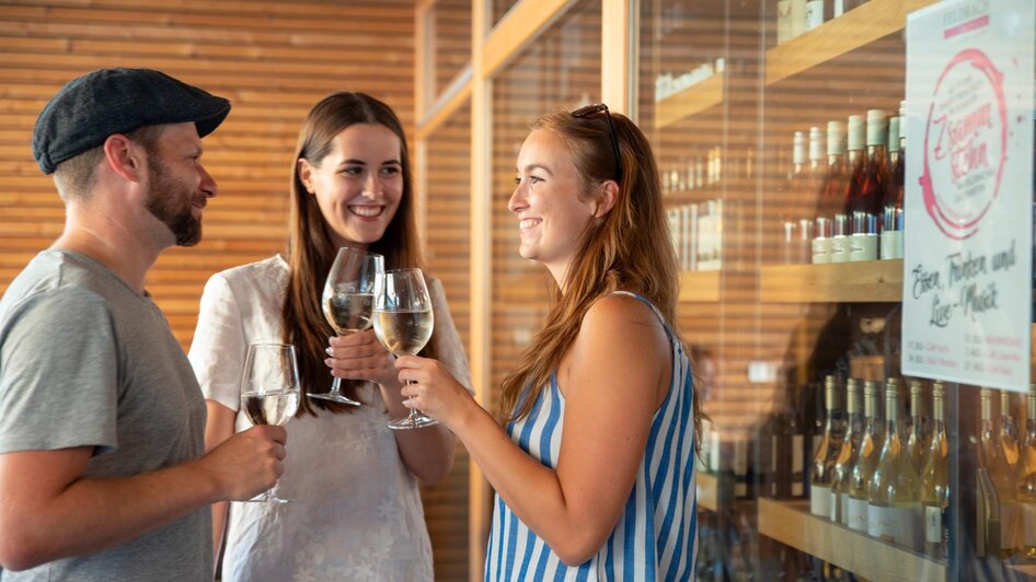 Zusammenkommen und den Abend genießen | © Tourismusverband Feldbach/ Bernhard Bergmann