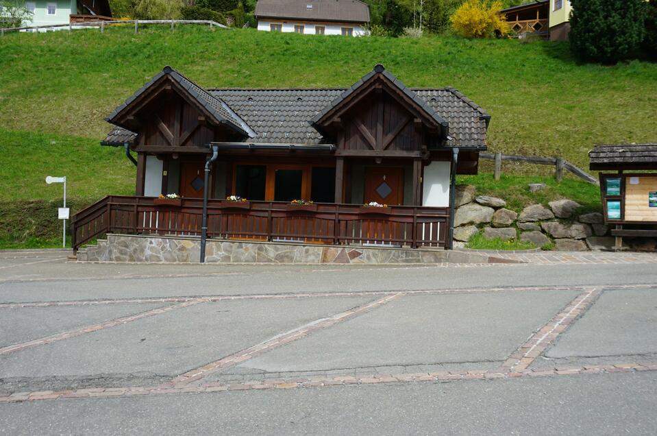 Öffentliche Toilette Schönberg-Dorf - Impression #1