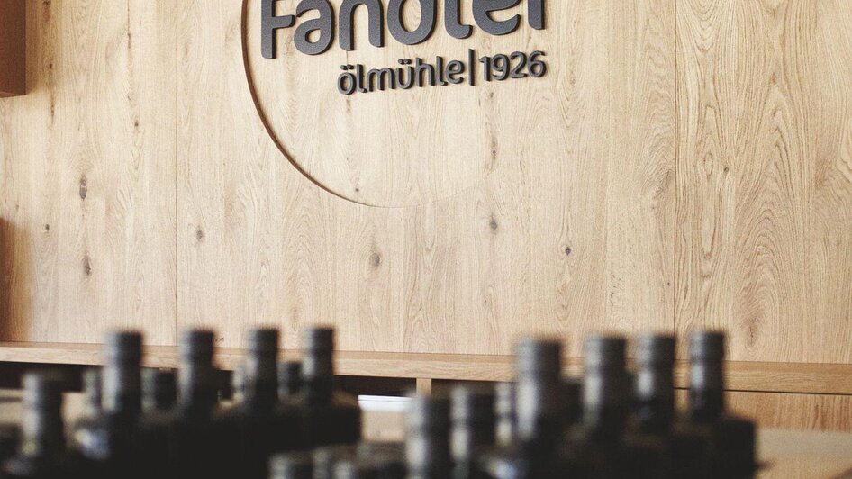 Fandler Logo im Holz | © Ölmühle Fandler