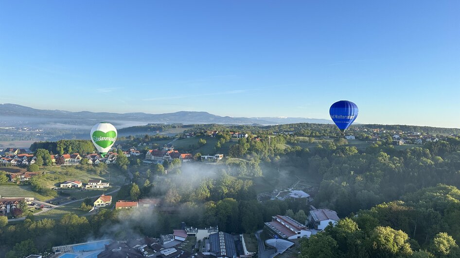 Ballonfahrt über der Heiltherme Bad Waltersdorf | © STG