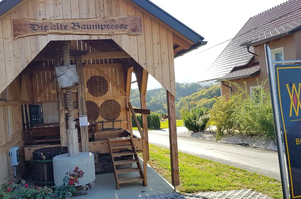 Alte Baumpresse beim Weingut Muster Bernhard - Impression #1 | © Gertrud & Bernhard Muster | Weingut Muster