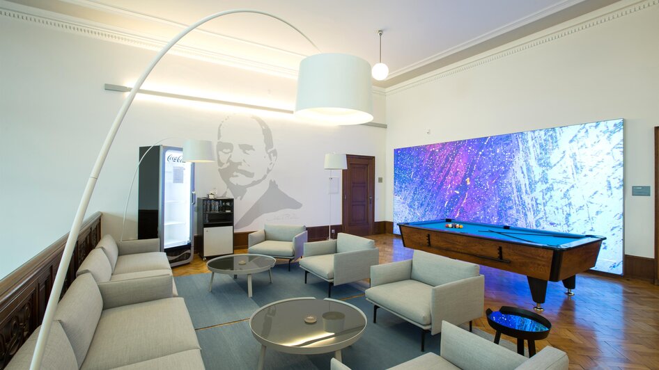 Irony Lounge