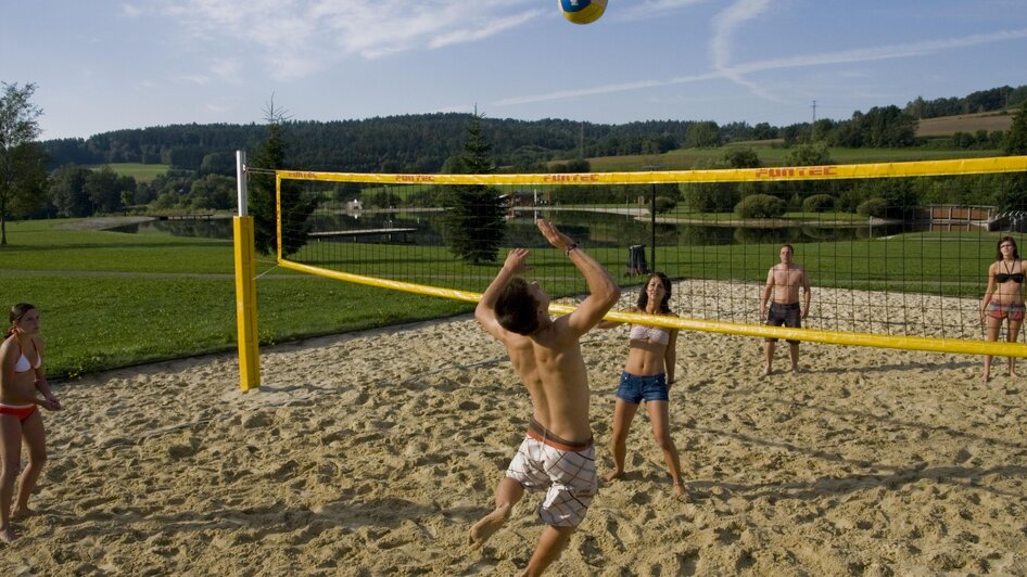 Beachvolleyball beim Badesee in Pinggau | © Marktgemeinde Pinggau