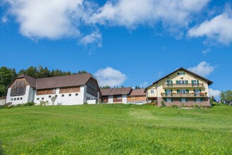 Farm Hipfl_Nature Park Pöllau Valley_Eastern Styria | © Helmut Schweighofer