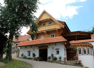 Hofbereich beim Weingut Herrgott | © Weinbau Herrgott