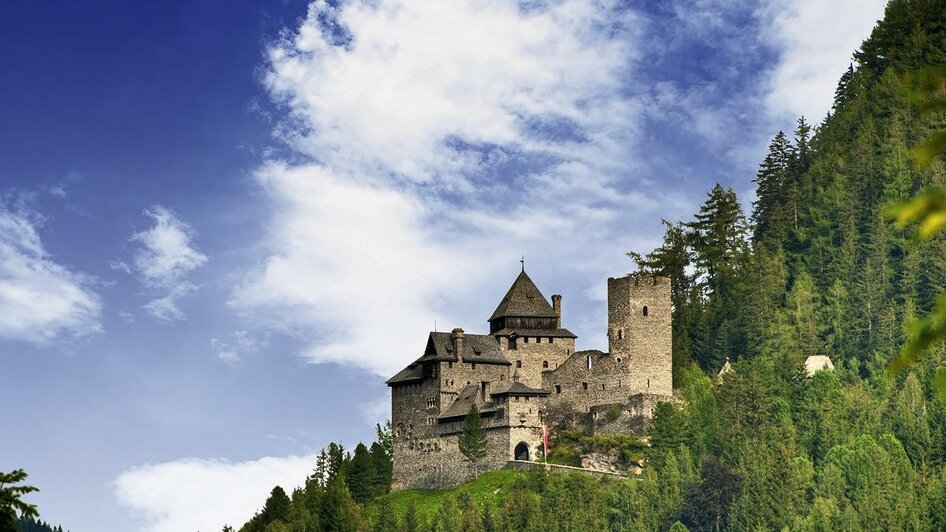 Burg Finstergrün Außenansicht