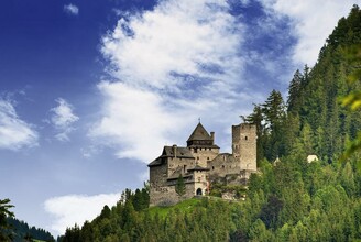 Burg Finstergrün Außenansicht