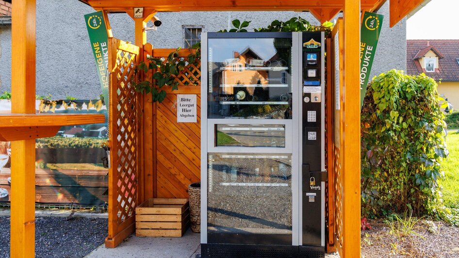 Buchenschank Zach Getränkeautomat im Freien | © TV Region Graz-Harry Schiffer