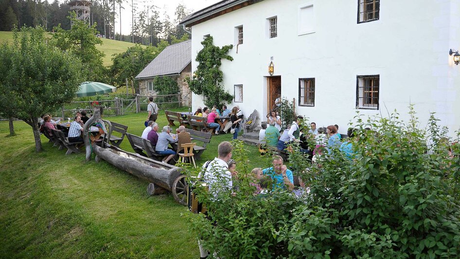 Buschenschank Zeischgl | © Ferdinand Wölfl