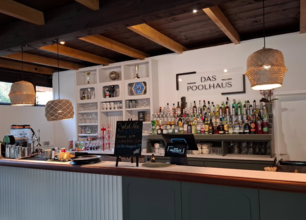 Das Poolhaus_ insied_Eastern Styria | © Dominik Wolf