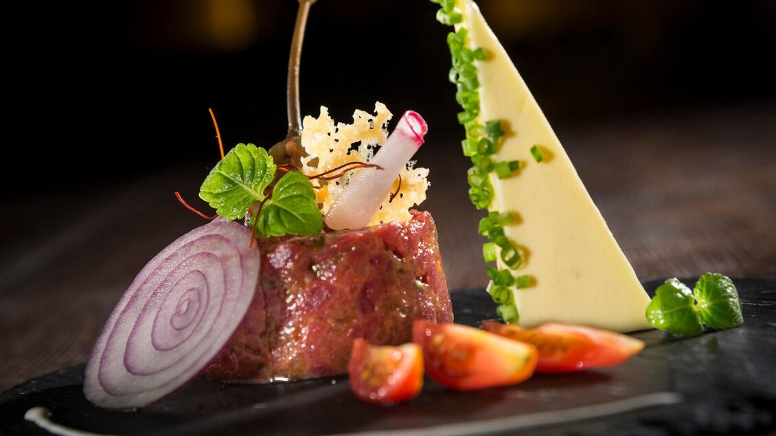 Köstliches Beef Tatare perfekt angerichtet | © BG Gastronomie Management GmbH_Werner