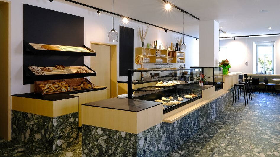 Village Cafe  - Impression #2.2