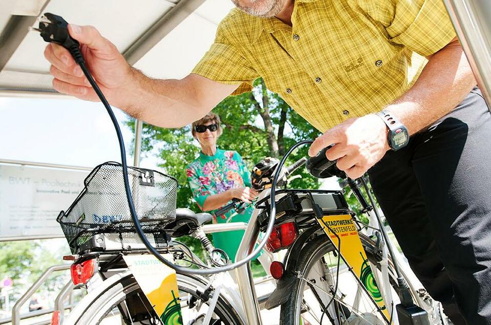 E- Bike Ladestation Freibad - Impression #1 | © Tourismusverband Thermen- Vulkanland