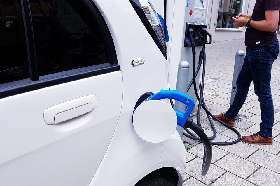 Spar electric car charging station - Impression #1 | © Stefan Schweihofer auf pixabay