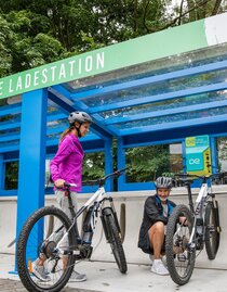 E-Bike Ladestation Kurpark | © Thermen- und Vulkanland | Mias Photoart | © Thermen- und Vulkanland