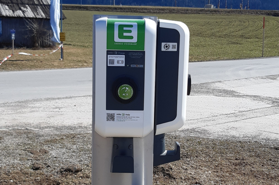 E-Tankstelle Parkplatz Grimminghalle - Impression #1 | © TVB Ausseerland Salzkammergut (c) Daniela Casari