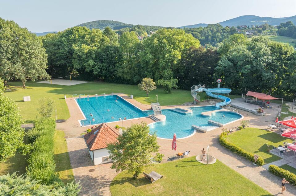 Public Outdoor Swimming Pool Pöllau - Impression #1