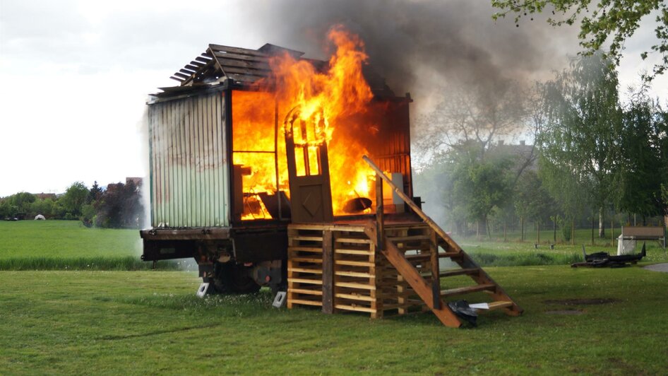 Zimmerbrand Nachstellung | © FF Bad Walterdorf