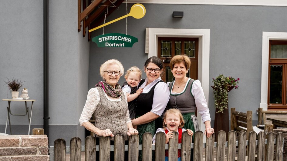 Platzwirt_Graden_Gastgeber_01 | © Platzwirt_KerstinFotografie Platzwirt_Graden_Gastgeber_01 | © Platzwirt_KerstinFotografie