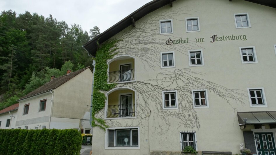Gasthof Lang zur Festenburg_Außenansicht_Oststeier | © Oststeiermark Tourismus