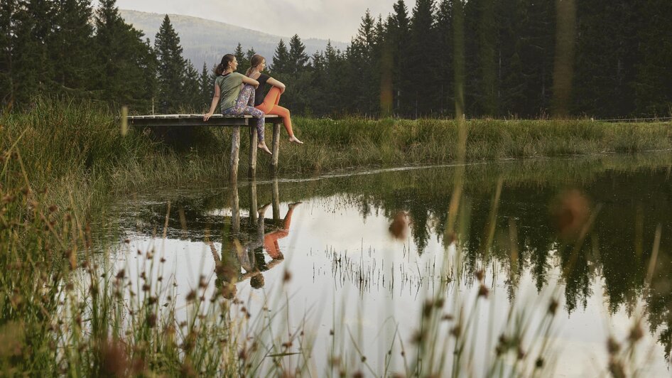 Yoga auf der Glatztl Trahütten Alm | © Oststeiermark Tourismus