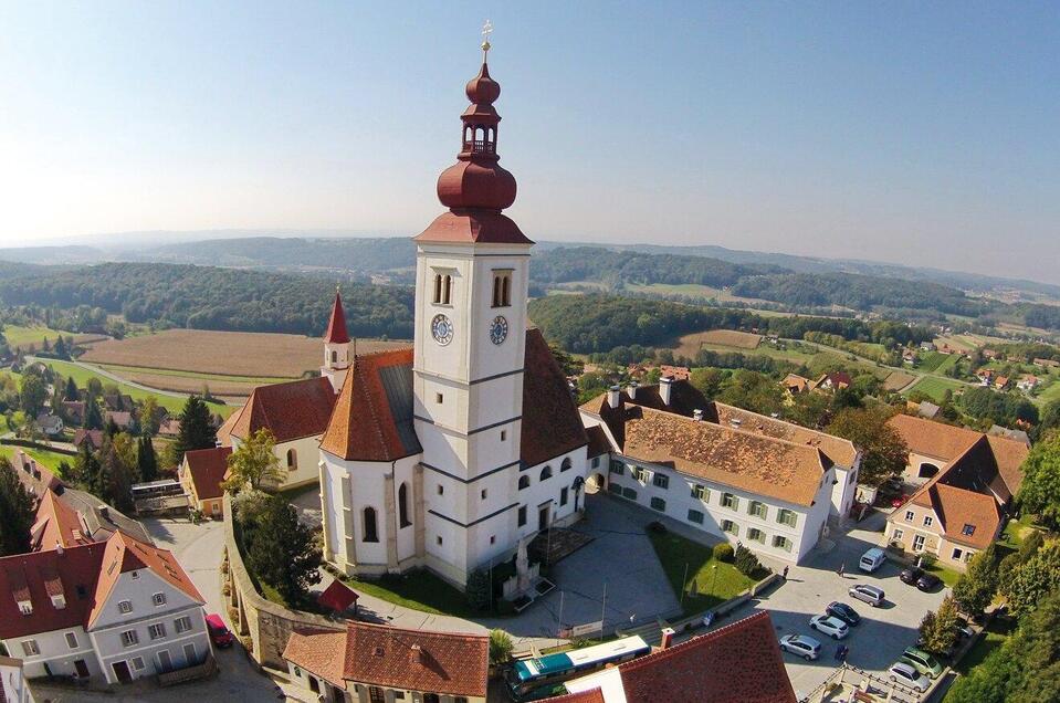 Himmelsberg Straden mit Pfarrkirche - Impression #1