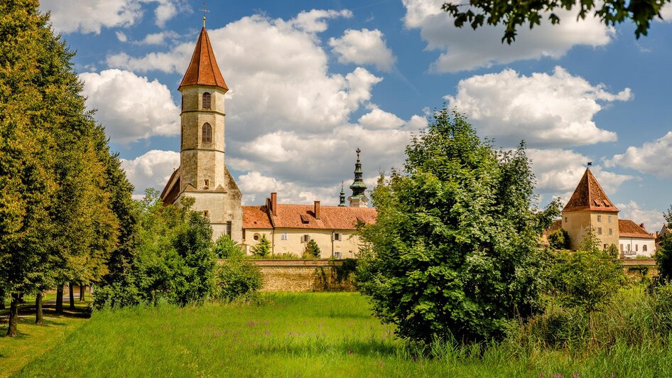 Stadtpfarrkirche und Stadtmauer | © Zehnerhaus Bad Radkersburg
