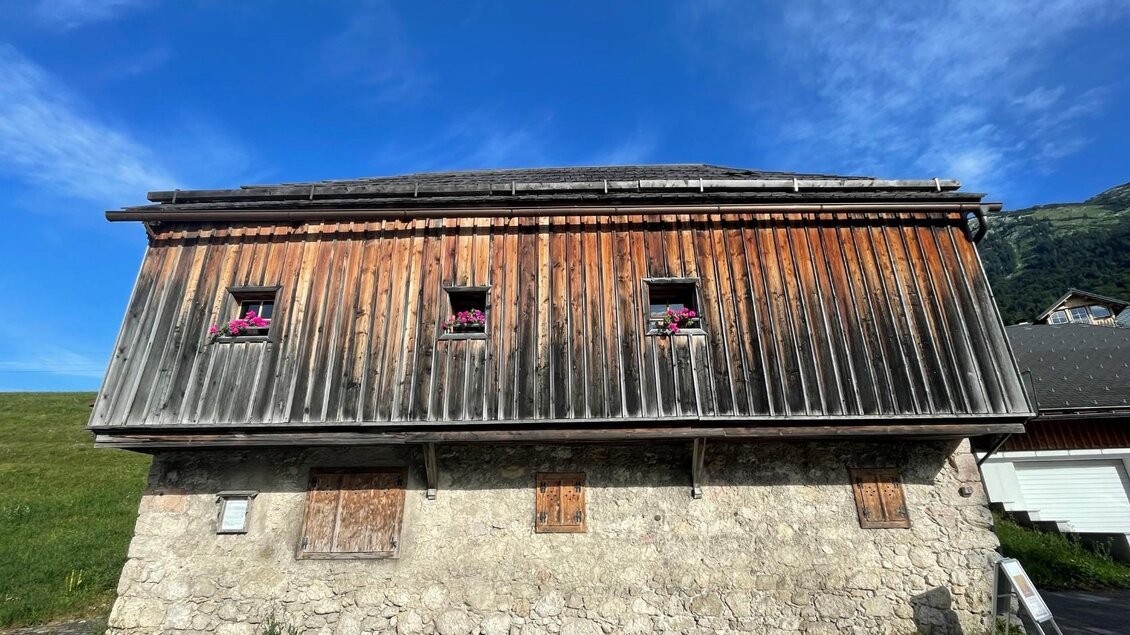 Kaiserlicher Stall, Grundlsee, Frontalansicht | © Bettina Scheck