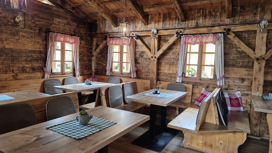 Kleinlachtalhütte Gaststube | © TV Murau