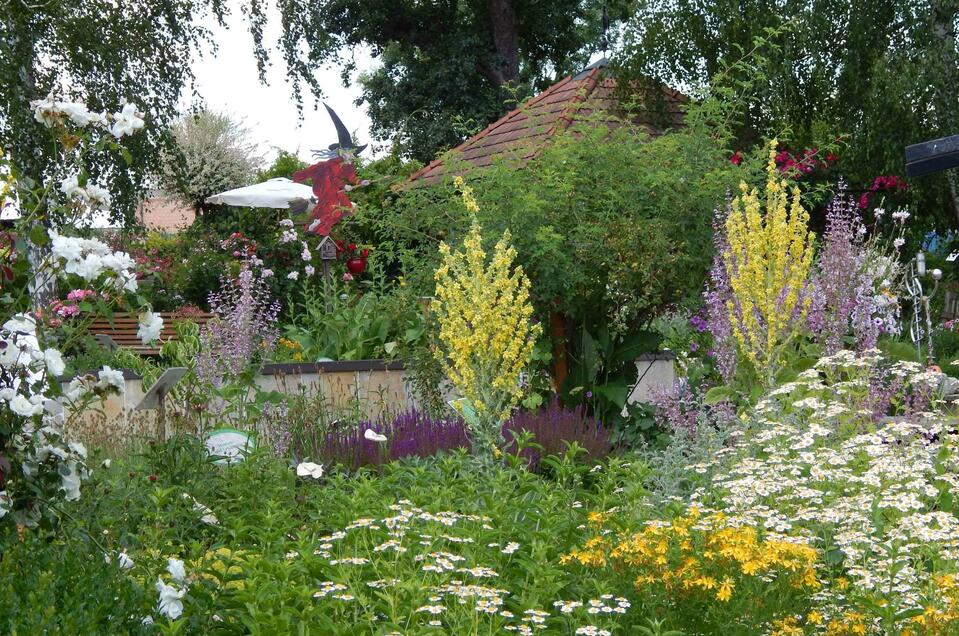 Herb, rose and witch garden Söchau - Impression #1 | © Manuela Schweinzer- Riegler