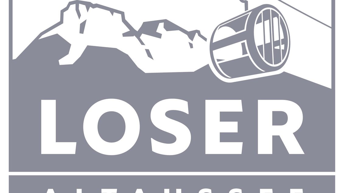 <p><p>Das Bild zeigt das Logo der Loser Bergbahnen in Altaussee. Es hebt die markante Berglandschaft des Losers sowie die Panoramabahn in einem grauen Design hervor.</p></p> | © Loser Bergbahnen