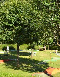 Minigolf at the Römerhütte leisure center | © Freizeitzentrum Römerhütte | Michael Lechner | © Freizeitzentrum Römerhütte