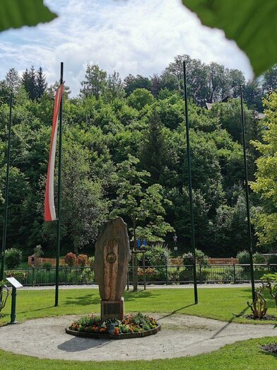Center stone, Bad Aussee, Kurpark | © TVB Ausseerland - Salzkammergut_Theresa Schwaiger | TVB Ausseerland - Salzkammergut_Theresa Schwaiger | © TVB Ausseerland - Salzkammergut_Theresa Schwaiger