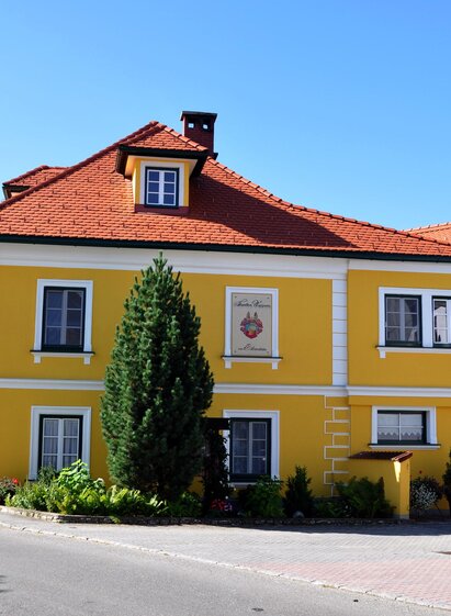 Mostschenke-Außenansicht-Murtal-Steiermark | Familie Eibensteiner | © Mostschenke Reistenhof