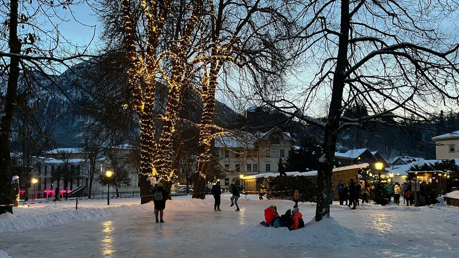 Eislaufplatz, Bad Aussee beim Adventmarkt | © TVB Ausseerland Salzkammergut/Gabi Grill