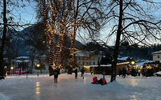 Eislaufplatz, Bad Aussee beim Adventmarkt | © TVB Ausseerland Salzkammergut/Gabi Grill