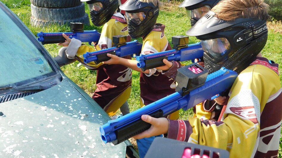 Kinder beim Paintball | © paintball-graz.at